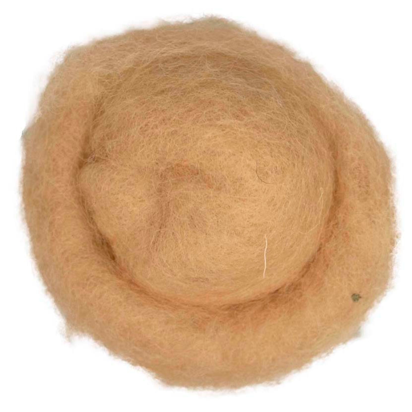Dune – Sandy peach-beige shade of Maori carded wool with warm natural tones. 100g wool roving for needle felting, wet felting, and fibre art projects. Works well as a base fibre, solid core, or smooth finishing layer.