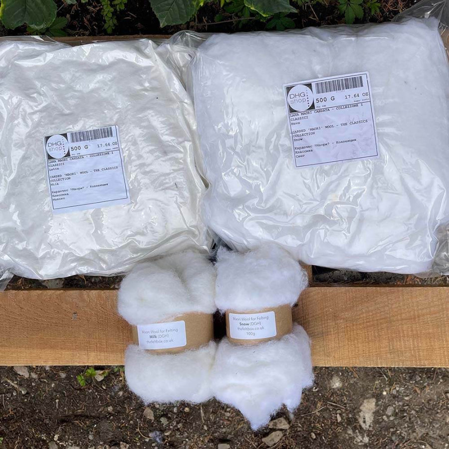 White Maori carded wool – 100g felting fibre for needle felting, wet felting, and spinning. Use as base, core, or finishing wool.