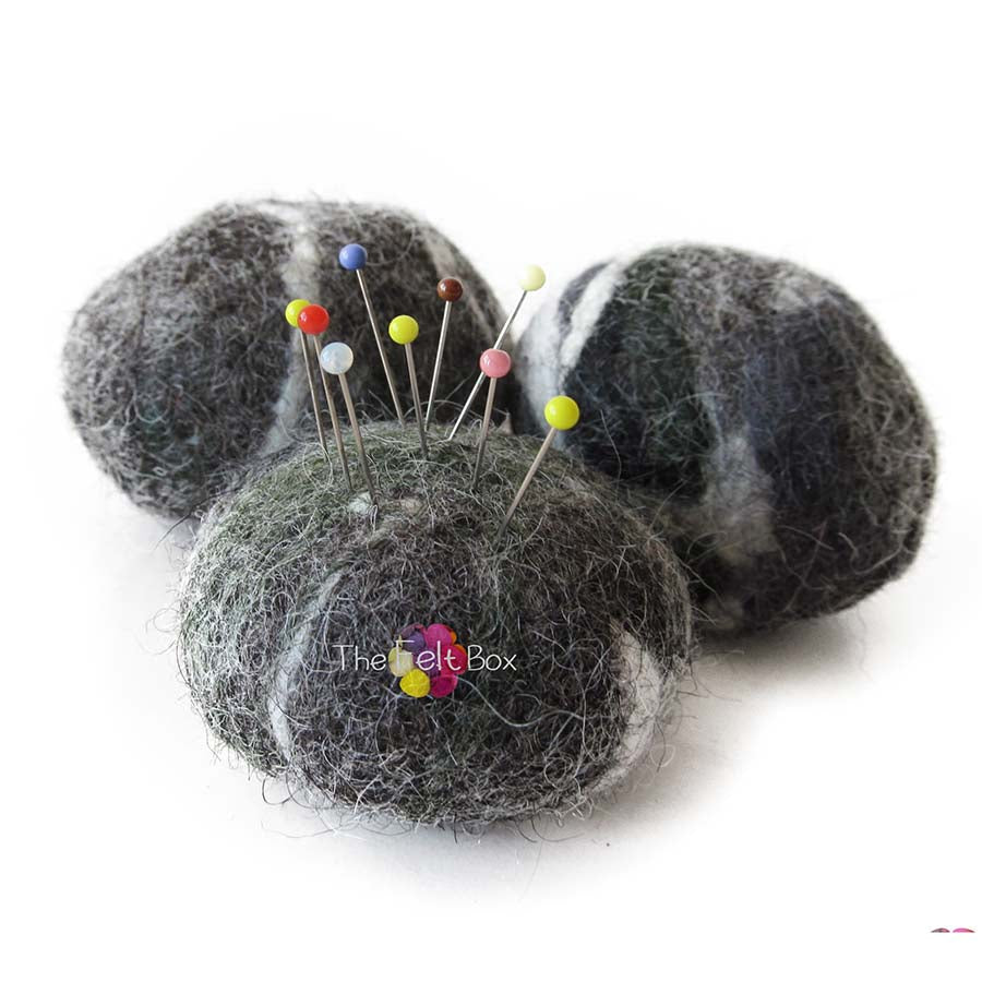 FREE PDF Tutorial.  Wet Felting Pebbles PDF